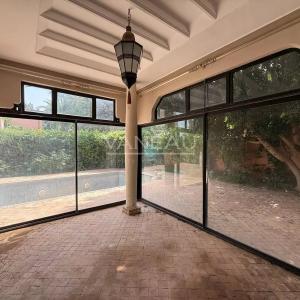 ****Villa dans résidence route de Fes***