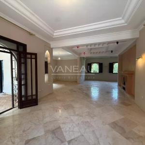 ****Villa dans résidence route de Fes***