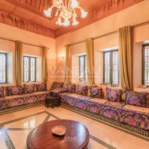 *** Villa avec terrain de 1/2 hectare***