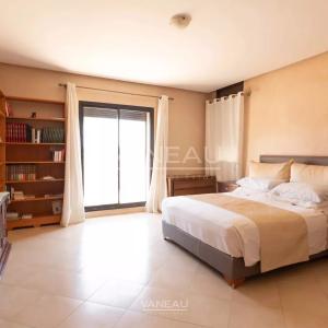 *** Villa avec terrain de 1/2 hectare***