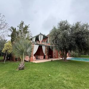 ****Villa rÃ©novÃ©e au cÅ“ur de la Palmeraie***