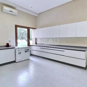 Prestigieuse propriété à vendre à 10 mn du centre-ville de Marra