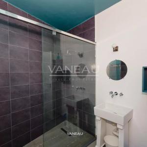 ***Maisons face à la lagune avec piscine***