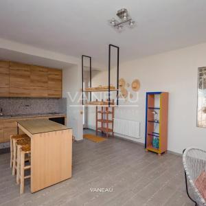 ***Maisons face à la lagune avec piscine***
