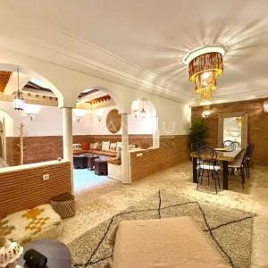 Riad atypique de 4 chambres à la Kasbah