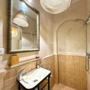 Riad atypique de 4 chambres à la Kasbah