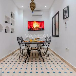 Riad 4 chambres  bassin vue Koutoubia Palais Bahia
