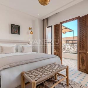 Riad 4 chambres  bassin vue Koutoubia Palais Bahia