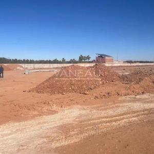 ***Route Ouarzazate Terrain de 2,7 hectare avec permis de construire***