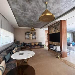 Villa contemporaine à vendre Route de Fes
