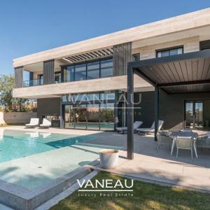 Villa neuve contemporaine a proximité de golfs prestigieux