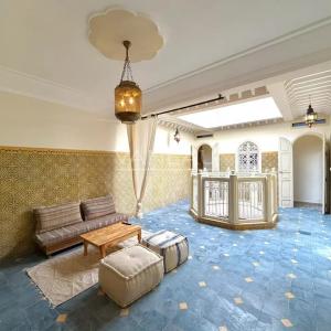 Riad atypique de 4 chambres à la Kasbah