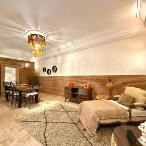 Riad atypique de 4 chambres à la Kasbah