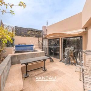 Commerce et appartement  avec piscine  Dar El Bacha