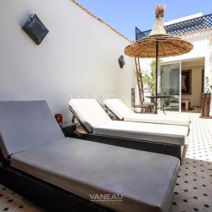 MARRAKECH MAISON D'HÔTES DE 7 CHAMBRES PISCINE SUR LA TERRASSE À VENDR