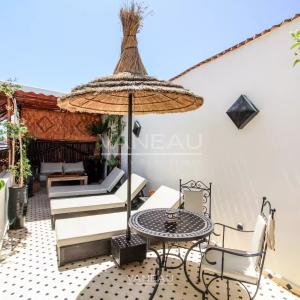 MARRAKECH MAISON D'HÔTES DE 7 CHAMBRES PISCINE SUR LA TERRASSE À VENDR