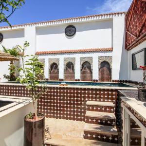 MARRAKECH MAISON D'HÔTES DE 7 CHAMBRES PISCINE SUR LA TERRASSE À VENDR