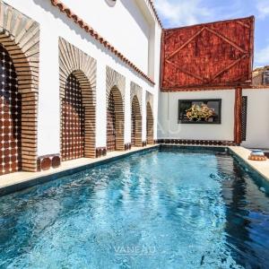 MARRAKECH MAISON D'HÔTES DE 7 CHAMBRES PISCINE SUR LA TERRASSE À VENDR
