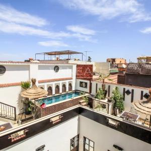 MARRAKECH MAISON D'HÔTES DE 7 CHAMBRES PISCINE SUR LA TERRASSE À VENDR