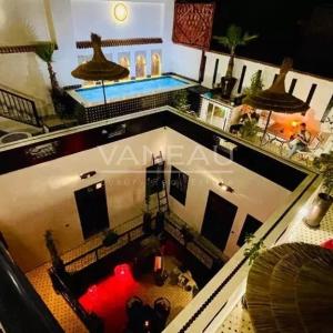MARRAKECH MAISON D'HÔTES DE 7 CHAMBRES PISCINE SUR LA TERRASSE À VENDR