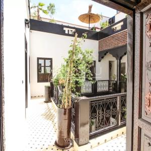MARRAKECH MAISON D'HÔTES DE 7 CHAMBRES PISCINE SUR LA TERRASSE À VENDR