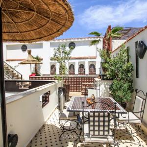 MARRAKECH MAISON D'HÔTES DE 7 CHAMBRES PISCINE SUR LA TERRASSE À VENDR