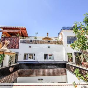 MARRAKECH MAISON D'HÔTES DE 7 CHAMBRES PISCINE SUR LA TERRASSE À VENDR
