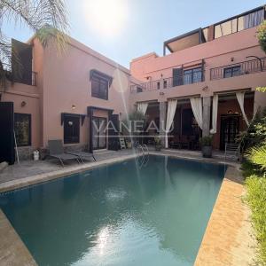 Villa 4 chambres avec piscine – Proche aéroport et centre-ville