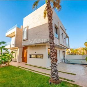 Villa contemporaine avec piscine et vue sur l’Atlas