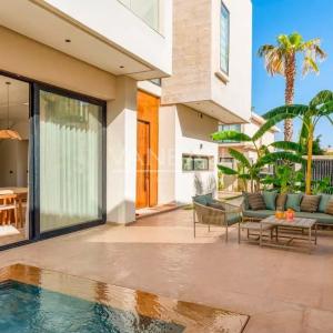 Villa contemporaine avec piscine et vue sur l’Atlas