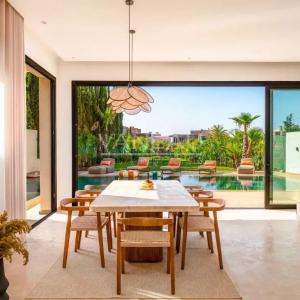 Villa contemporaine avec piscine et vue sur l’Atlas