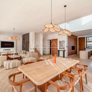 Villa contemporaine avec piscine et vue sur l’Atlas