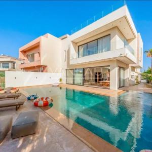 Villa contemporaine avec piscine et vue sur l’Atlas