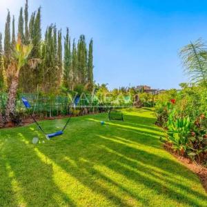 Villa contemporaine avec piscine et vue sur l’Atlas