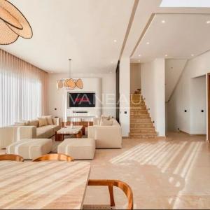 Villa contemporaine avec piscine et vue sur l’Atlas