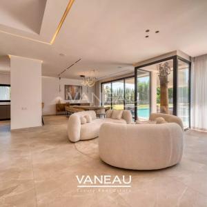 Villa contemporaine avec piscine et vue sur l’Atlas