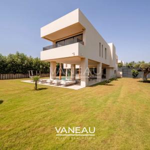 Villa contemporaine avec piscine et vue sur l’Atlas