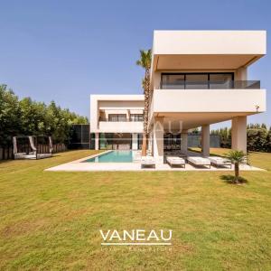 Villa contemporaine avec piscine et vue sur l’Atlas