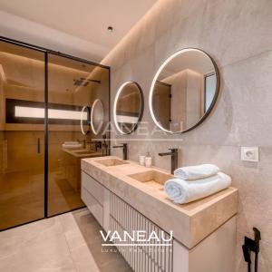 Villa contemporaine avec piscine et vue sur l’Atlas
