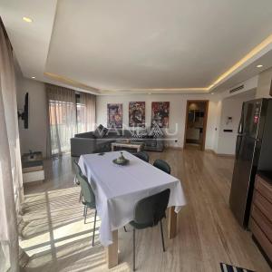 Appartement neuf deux chambres en location Hivernage