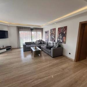 Appartement neuf deux chambres en location Hivernage