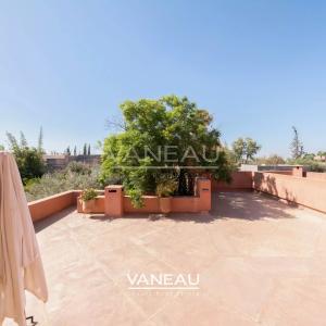 Propriété à vendre route de Fes avec VNA