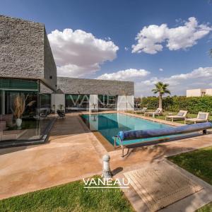 Villa au calme avec piscine – Route de Ouarzazate