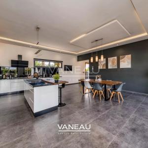 Villa au calme avec piscine – Route de Ouarzazate
