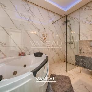 Villa au calme avec piscine – Route de Ouarzazate