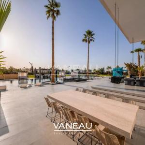 Villa de luxe à vendre à Marrakech avec AVNA – Vue panoramique sur l’Atlas