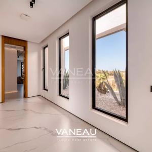 Villa de luxe à vendre à Marrakech avec AVNA – Vue panoramique sur l’Atlas