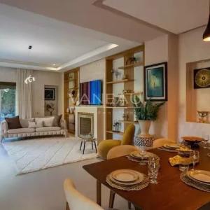 Villa d’exception au cœur du golf avec grand jardin, piscine et vue imprenable sur les montagnes