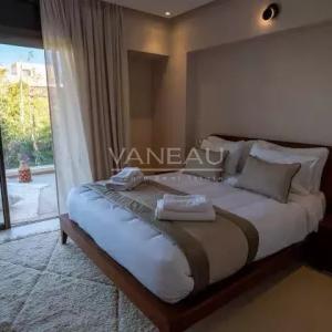 Villa d’exception au cœur du golf avec grand jardin, piscine et vue imprenable sur les montagnes