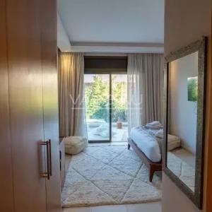 Villa d’exception au cœur du golf avec grand jardin, piscine et vue imprenable sur les montagnes